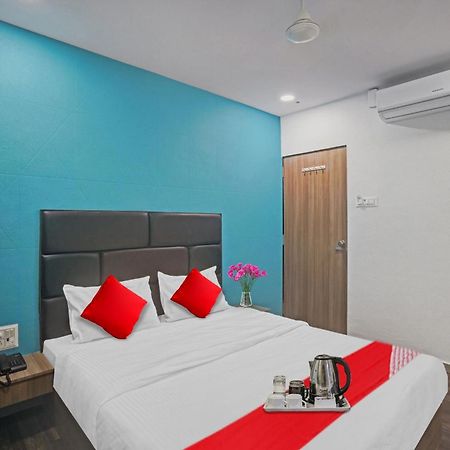Hotel O Infinity Surat Exterior foto