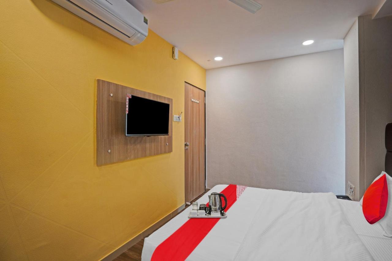 Hotel O Infinity Surat Exterior foto